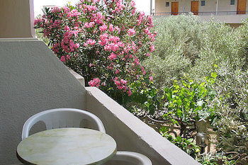 Voula Apartments Aegina Kültér fotó